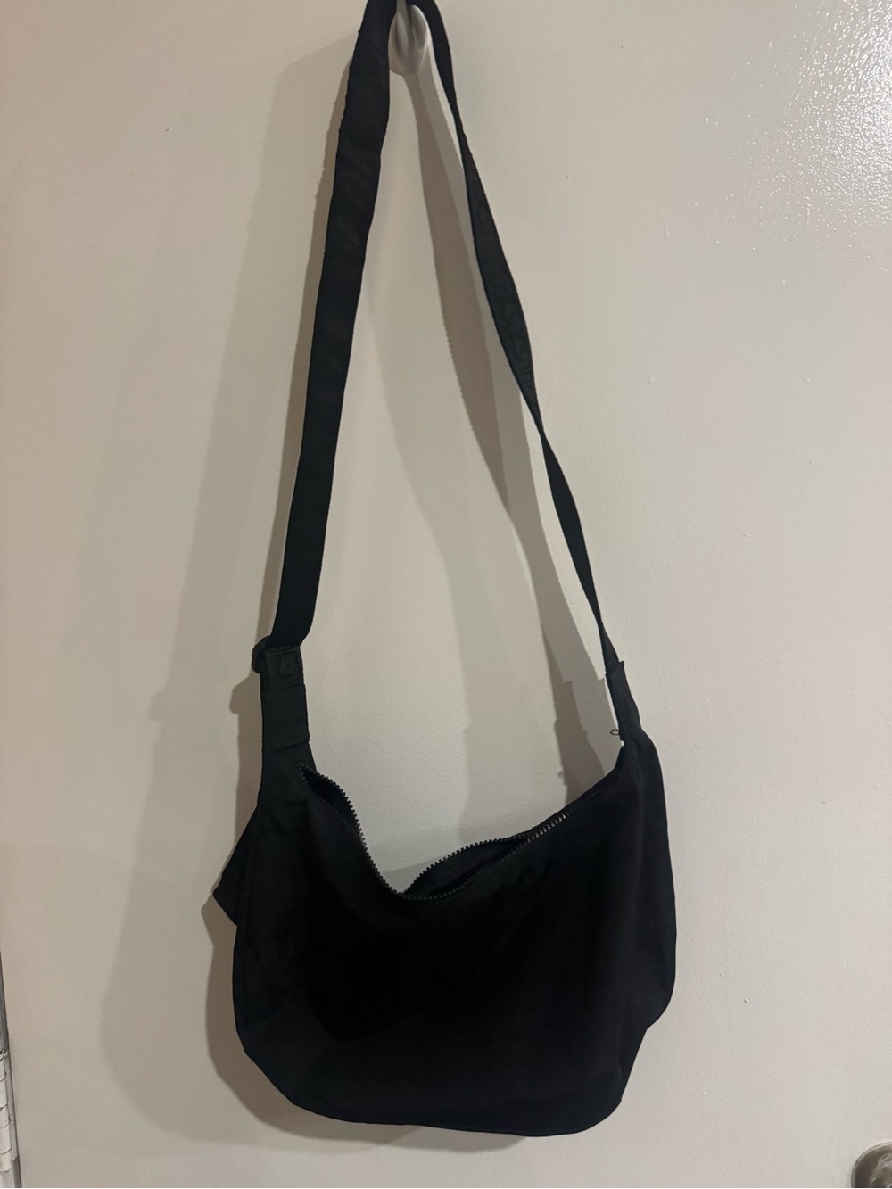 BAGGU Medium Black Crossbody Shoulder Bag